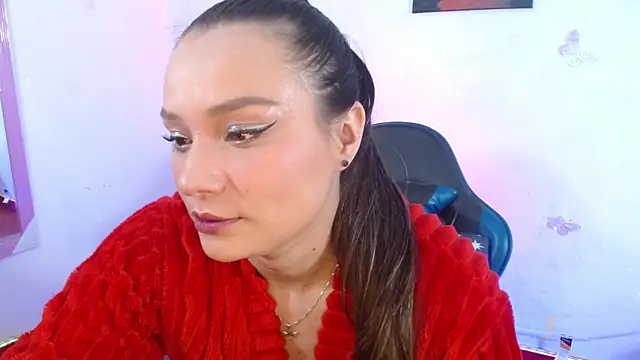 Snapshot of danna_888 chatting on 07-10-26, 09:48 danna 888 online show from 07-10-26, 09:48