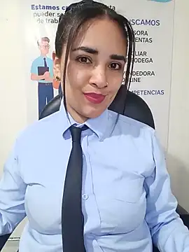 Snapshot of MAYE__13 chatting on 06-05-26, 12:11 MAYE 13 online show from 06-05-26, 12:11