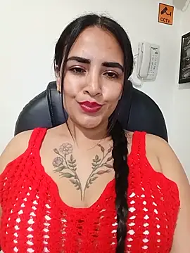 Snapshot of MAYE__13 chatting on 06-14-26, 12:07 MAYE 13 online show from 06-14-26, 12:07