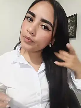 Snapshot of MAYE__13 chatting on 06-16-26, 03:01 MAYE 13 online show from 06-16-26, 03:01