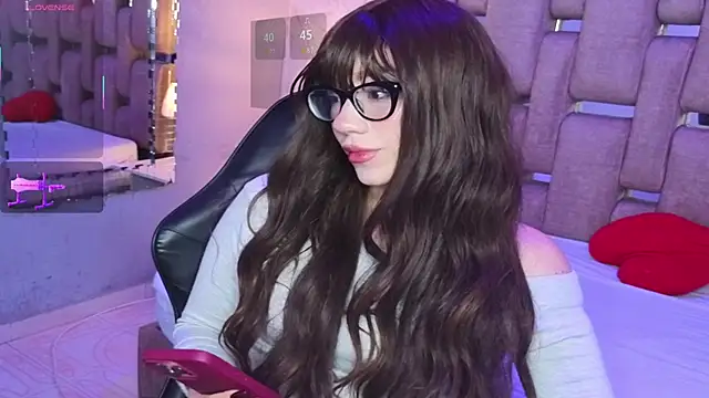 Snapshot of ZharaLux chatting on 01-18-26, 12:41 ZharaLux online show from 01-18-26, 12:41