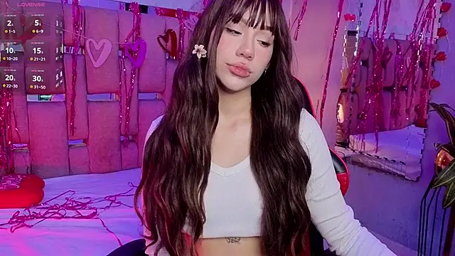 Snapshot of ZharaLux chatting on 02-10-26, 12:59 ZharaLux online show from 02-10-26, 12:59