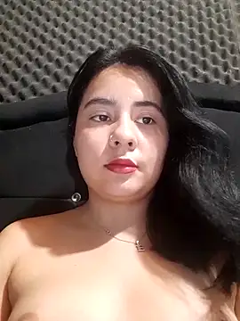 Snapshot of Yuli-27 chatting on 09-19-25, 12:58 Yuli-27 online show from 09-19-25, 12:58