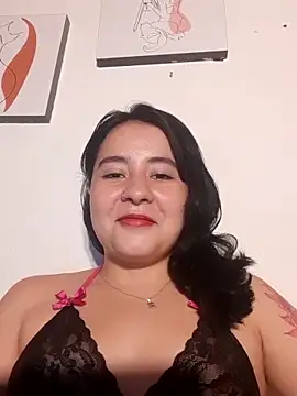 Snapshot of Yuli-27 chatting on 10-08-25, 03:19 Yuli-27 online show from 10-08-25, 03:19