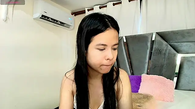 MiniLove 01 online show from 05-25-26, 12:37