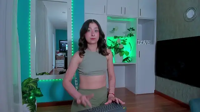 MilenaCrown online show from 01-10-26, 09:32