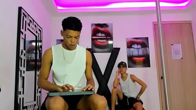 PRETTY FEM online show from 11-01-25, 01:27