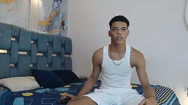 PRETTY FEM online show from 02-14-26, 01:39