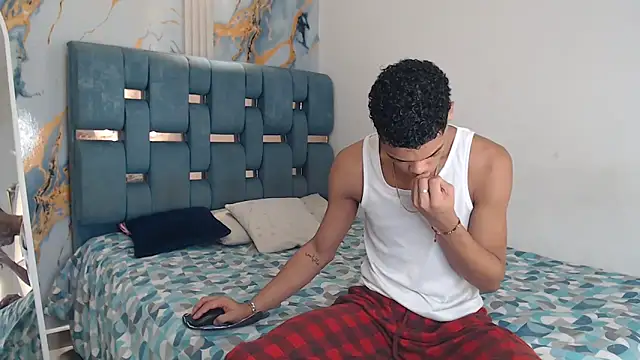 PRETTY FEM online show from 04-05-26, 06:36