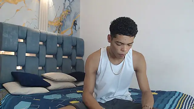 PRETTY FEM online show from 02-11-26, 01:27