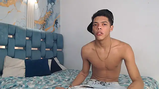 PRETTY FEM online show from 03-01-26, 02:00