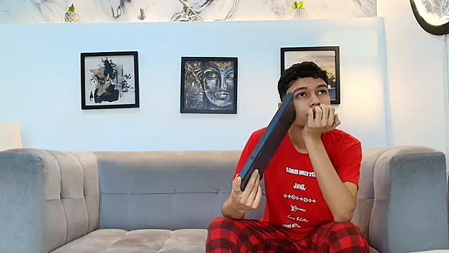 PRETTY FEM online show from 04-26-26, 01:41