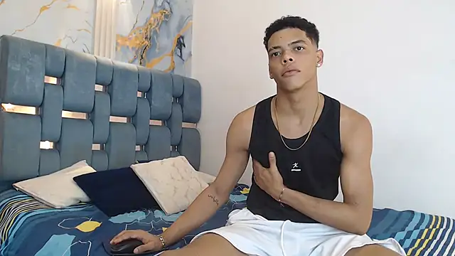 PRETTY FEM online show from 02-12-26, 01:27