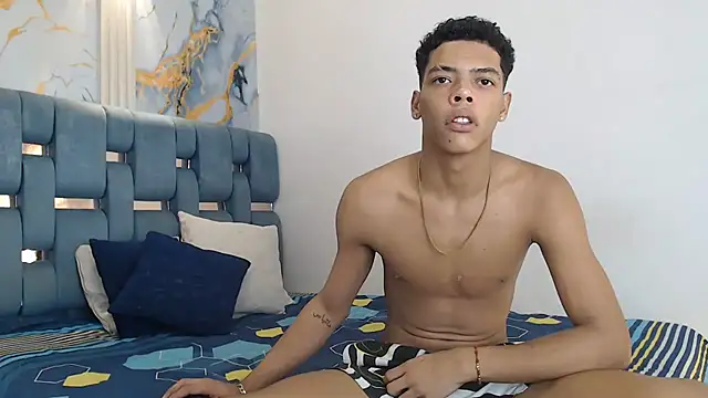 PRETTY FEM online show from 02-19-26, 01:46