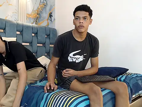 PRETTY FEM online show from 12-21-25, 03:19