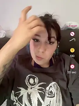 Snapshot of ilaria_miss98 chatting on 06-10-26, 08:48 ilaria miss98 online show from 06-10-26, 08:48