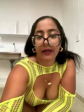 Snapshot of Jessyivonne chatting on 10-16-25, 09:56 Jessyivonne online show from 10-16-25, 09:56
