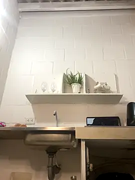 Jessyivonne online show from 10-27-25, 03:51