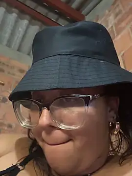 Jessyivonne online show from 04-12-26, 05:11