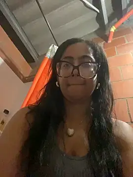 Snapshot of Jessyivonne chatting on 09-22-25, 04:07 Jessyivonne online show from 09-22-25, 04:07