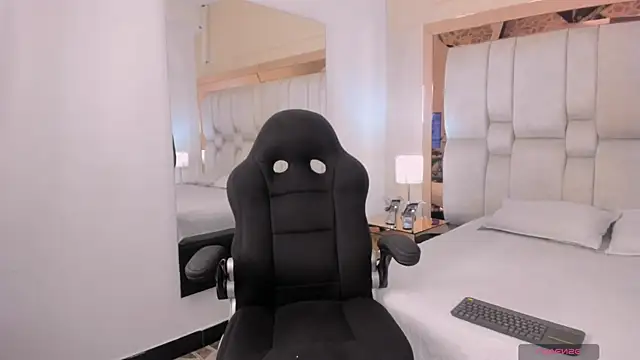 REINA ADAHARA online show from 03-26-26, 03:38