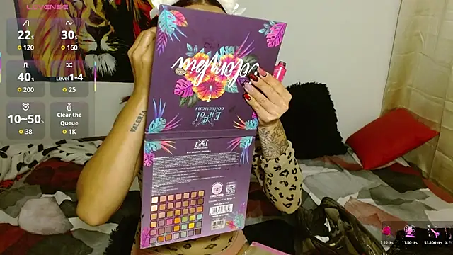 Divinejewel444 online show from 12-20-25, 09:01