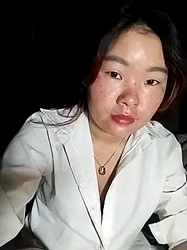 Snapshot of lylylove chatting on 05-27-26, 11:23 lylylove online show from 05-27-26, 11:23