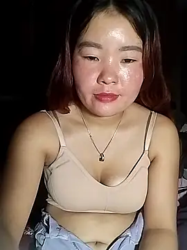 Snapshot of lylylove chatting on 05-22-26, 02:04 lylylove online show from 05-22-26, 02:04