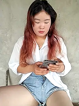Snapshot of lylylove chatting on 05-20-26, 04:53 lylylove online show from 05-20-26, 04:53