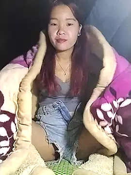 lylylove online show from 11-13-25, 01:09