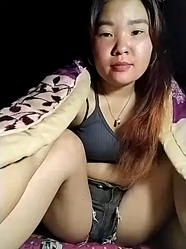 Snapshot of lylylove chatting on 04-30-26, 12:45 lylylove online show from 04-30-26, 12:45