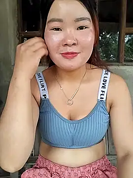 Snapshot of lylylove chatting on 05-24-26, 04:12 lylylove online show from 05-24-26, 04:12