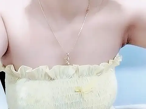 Snapshot of Mie079 chatting on 07-18-26, 01:41 Mie079 online show from 07-18-26, 01:41