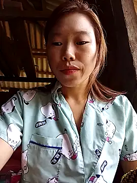 Ngocmi909 online show from 10-28-25, 01:17