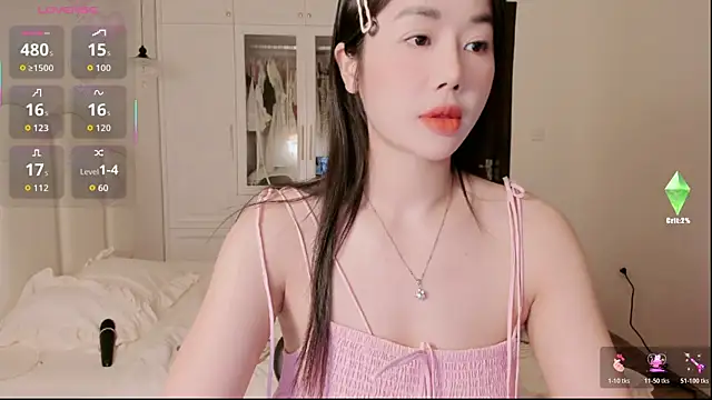 Snapshot of strawberry-ni chatting on 10-20-25, 11:22 strawberry-ni online show from 10-20-25, 11:22