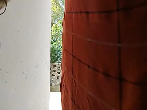Snapshot of Miss_Sahiba chatting on 10-08-25, 04:03 Miss Sahiba online show from 10-08-25, 04:03
