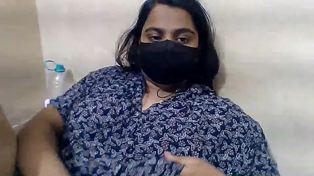 Snapshot of Vaani_Singha chatting on 06-15-26, 07:02 Vaani Singha online show from 06-15-26, 07:02