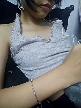 Snapshot of _Thaotam_ chatting on 10-27-25, 01:56  Thaotam  online show from 10-27-25, 01:56