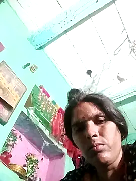 Snapshot of Sexy_queeny chatting on 10-13-25, 02:18 Sexy queeny online show from 10-13-25, 02:18