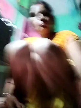 Snapshot of Sexy_queeny chatting on 09-28-25, 12:06 Sexy queeny online show from 09-28-25, 12:06