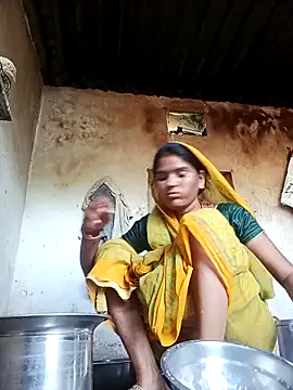 Snapshot of Sexy_queeny chatting on 09-30-25, 03:45 Sexy queeny online show from 09-30-25, 03:45