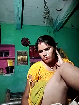 Snapshot of Sexy_queeny chatting on 09-20-25, 04:34 Sexy queeny online show from 09-20-25, 04:34