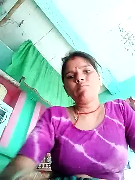 Snapshot of Sexy_queeny chatting on 09-19-25, 10:30 Sexy queeny online show from 09-19-25, 10:30