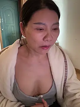 xiiuuff18 online show from 11-28-25, 12:33