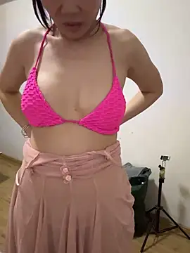 xiiuuff18 online show from 11-07-25, 01:15