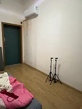 xiiuuff18 online show from 04-21-26, 11:11