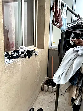 xiiuuff18 online show from 11-04-25, 12:36