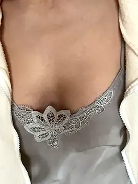 xiiuuff18 online show from 10-30-25, 11:56