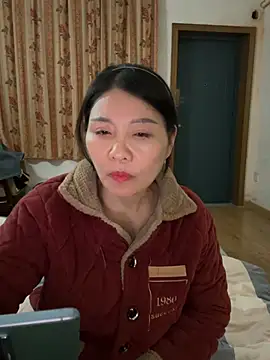 xiiuuff18 online show from 02-12-26, 12:05