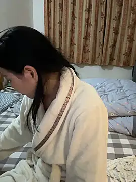 xiiuuff18 online show from 04-10-26, 11:39